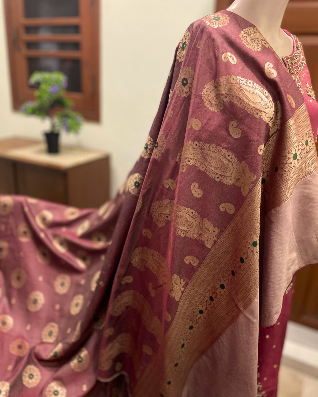 Gul-e-Zar Banarsi Shawl - Imperial Mahroon