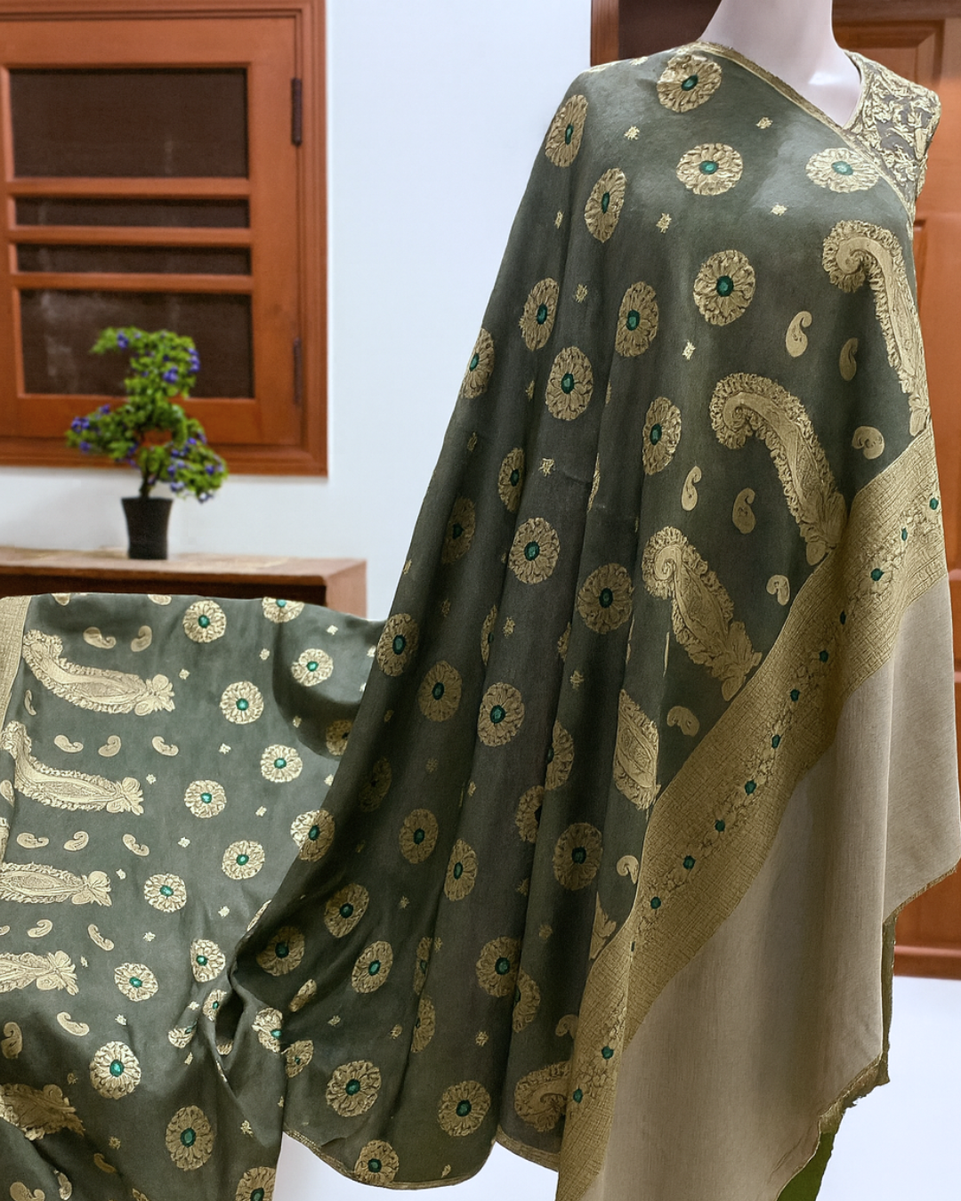 Gul-e-Zar Banarsi Shawl - Royal Olive